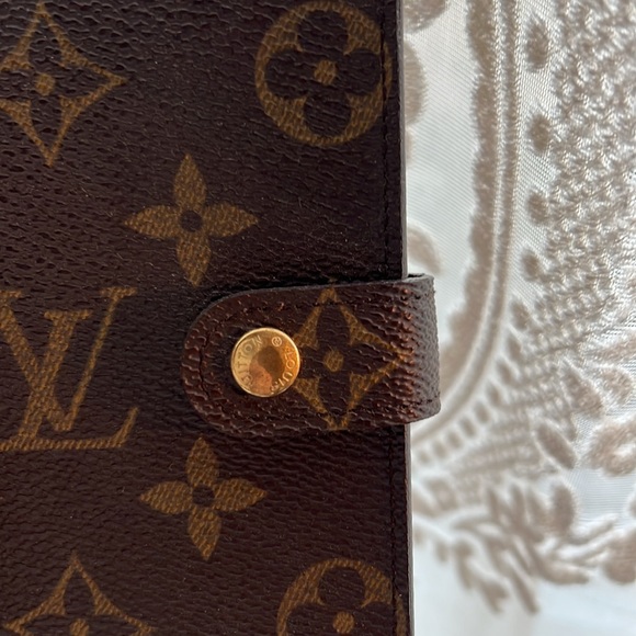 Louis Vuitton Agenda - Picture 4 of 10